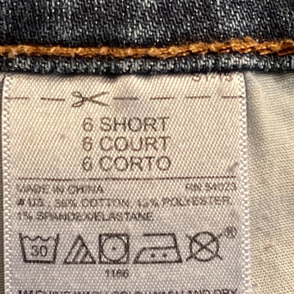 Old Navy Original Mid Rise Straight Leg Denim Jeans Women's 6 Short S945-125 - Picture 11 of 11